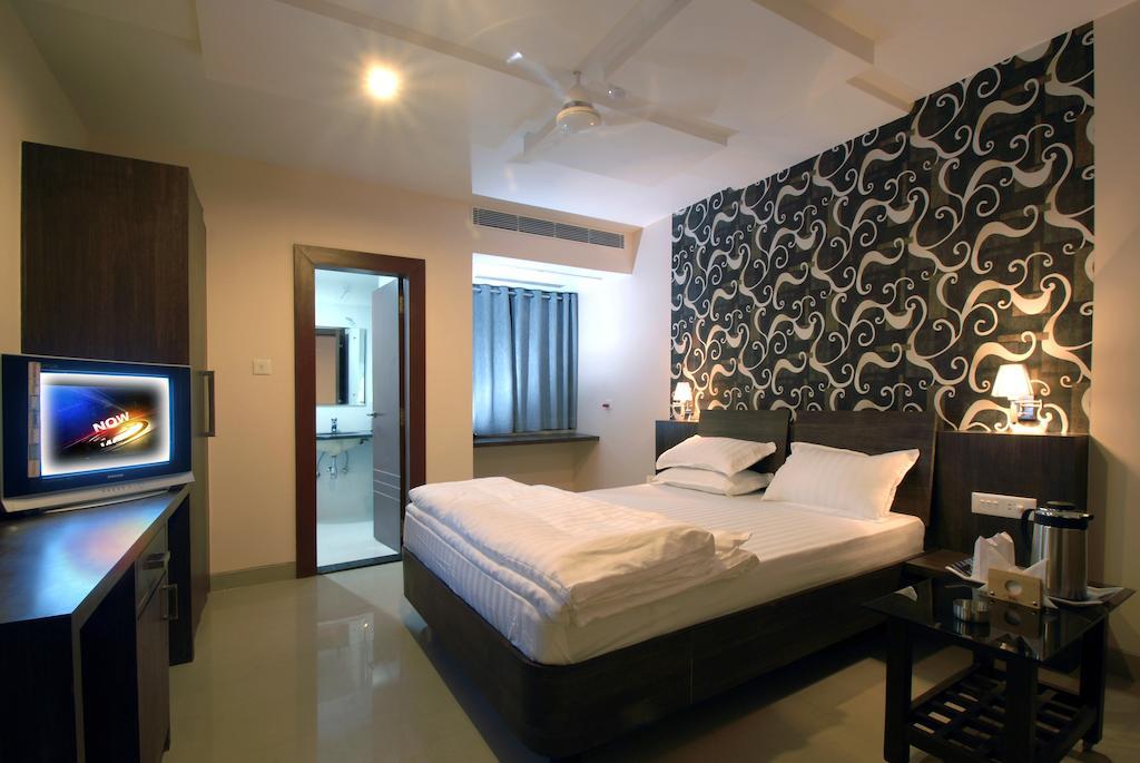 Hotel Tulsi Exotic Бхопал Номер фото